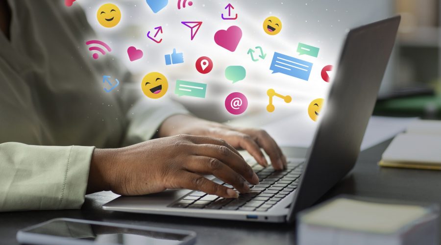difference-marketing-digital-communication-digital-scaled difference-marketing-digital-communication-digital-scaled